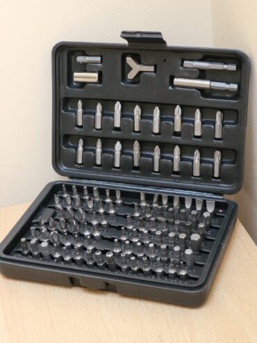 100 PIECE BIT SET