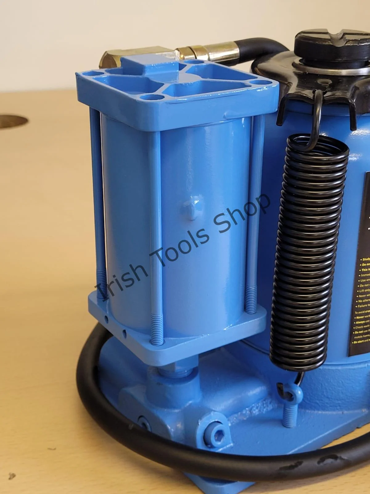 20 Ton Air / Hydraulic Bottle Jack With Wide Base