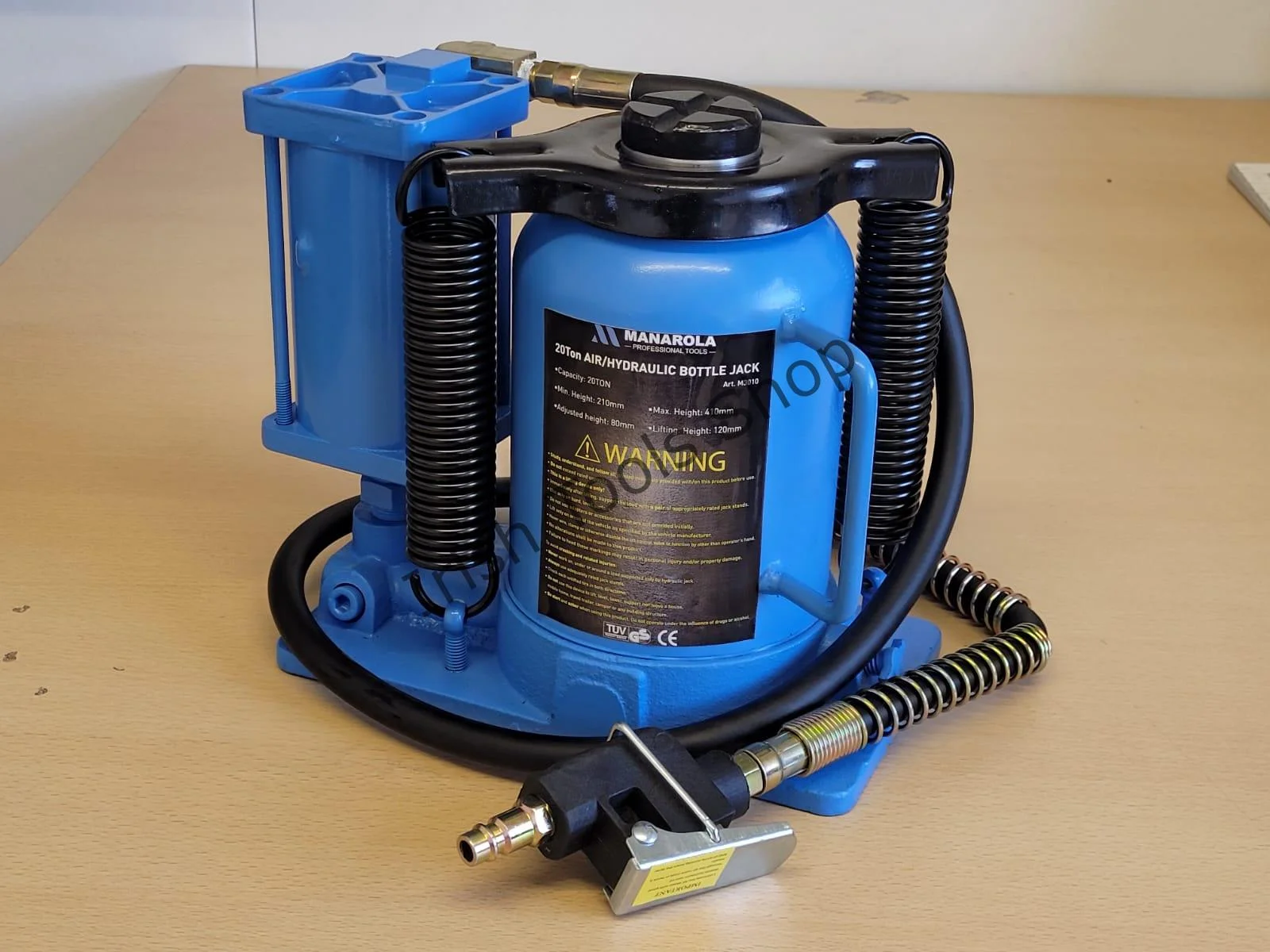 20 Ton Air / Hydraulic Bottle Jack With Wide Base