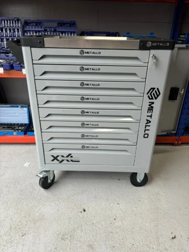 8 Drawer Tool Box / Chest With Tools