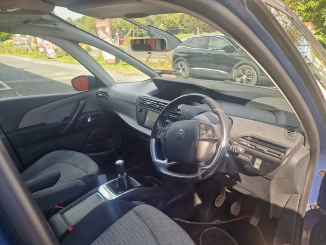 7 Seater Citroen C4 2015