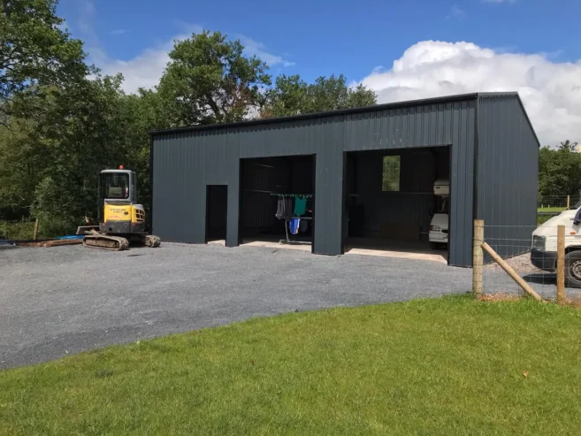 !!47ft x 30ft x 14ft FULLY SHEETED WITH DOORS!!!