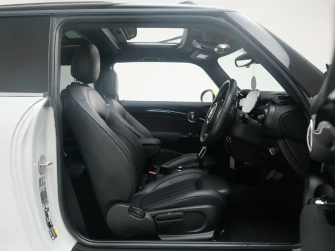 MINI Cooper S Cooper S Electric Level 3 pan Roof