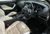 Jaguar F- PACE Chequered Flag PAN Roof Auto