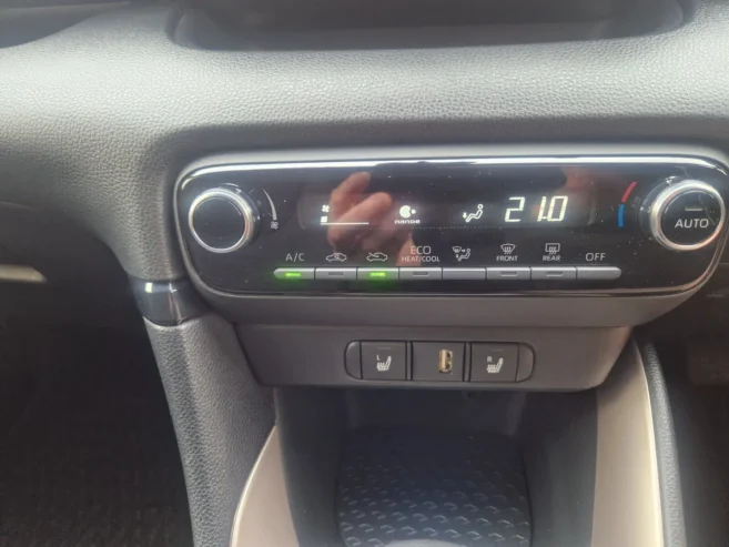 Toyota Yaris Hybrid Auto, Low Mileage