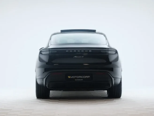 Porsche Macan 4 huge Spec