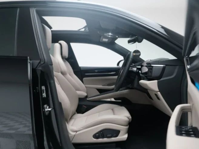 Porsche Macan 4 huge Spec