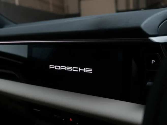 Porsche Macan 4 huge Spec