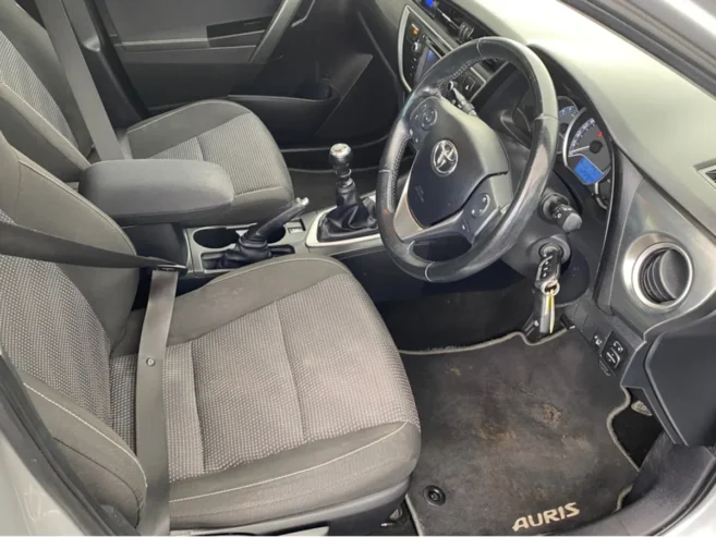 Toyota Auris 1.4 D-4D LUNA NG 4DR