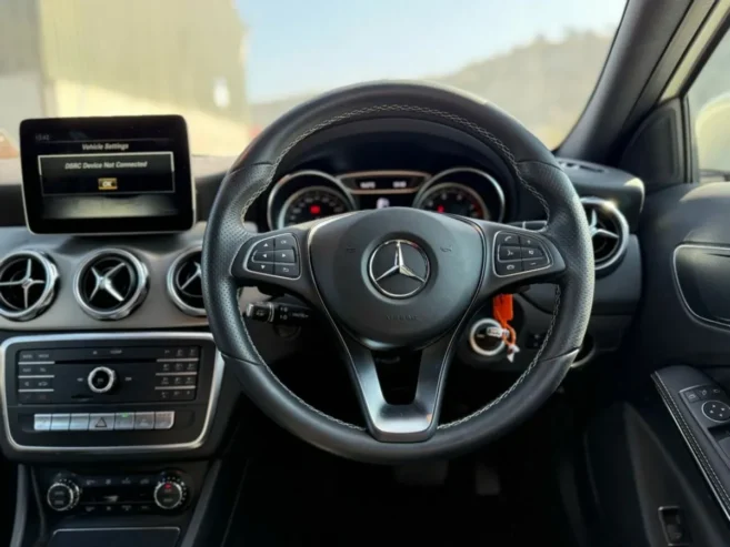 Mercedes-Benz GLA 1.6 AUTOMATIC