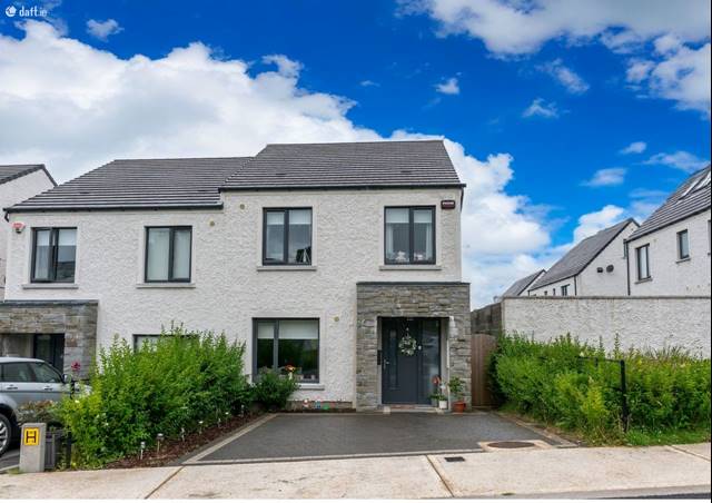 48 Tinnycross Park, Ballymore Eustace, Naas, Co. Kildare