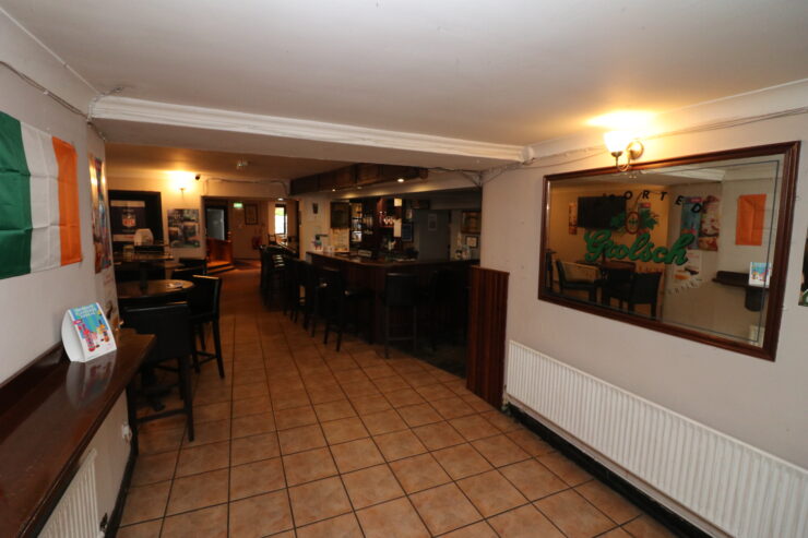 THE COUNTRYMAN, Church Street, Ballinasloe, Co. Galway, H53P282