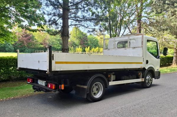 Nissan NV400 2017 Tipper DOE 5/26