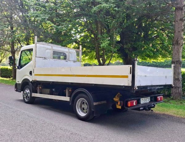 Nissan NV400 2017 Tipper DOE 5/26