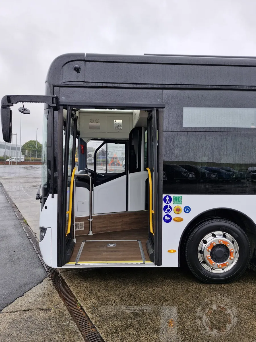 Higer Azure 46 Seat Low Floor Electric Bus