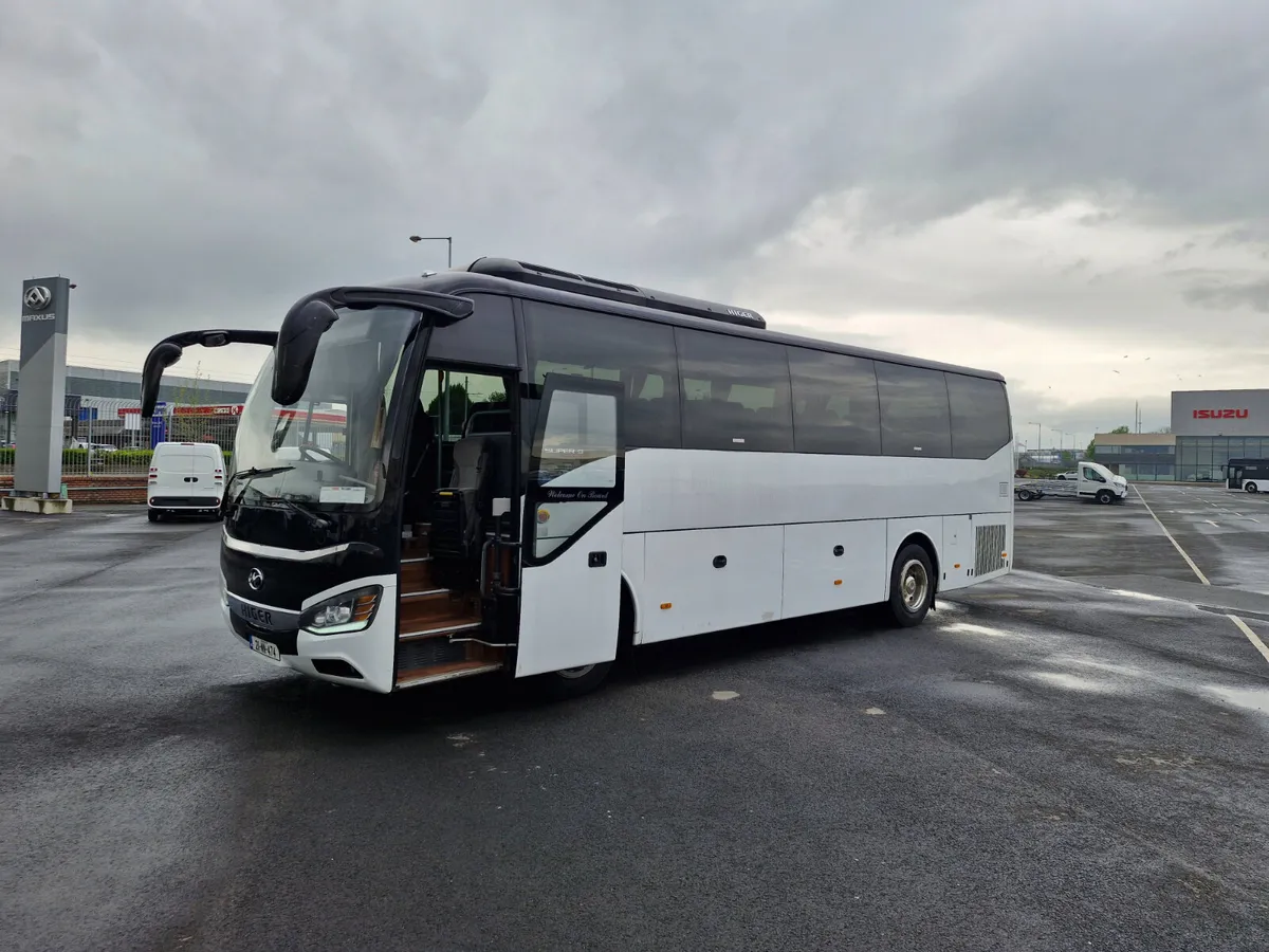 HIGER SUPER 9 COACH 2021