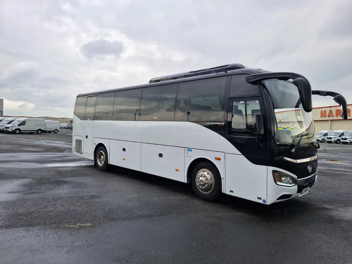 HIGER SUPER 9 COACH 2021