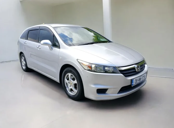 Honda Stream Auto Reverse Cam NCTED 7 seater