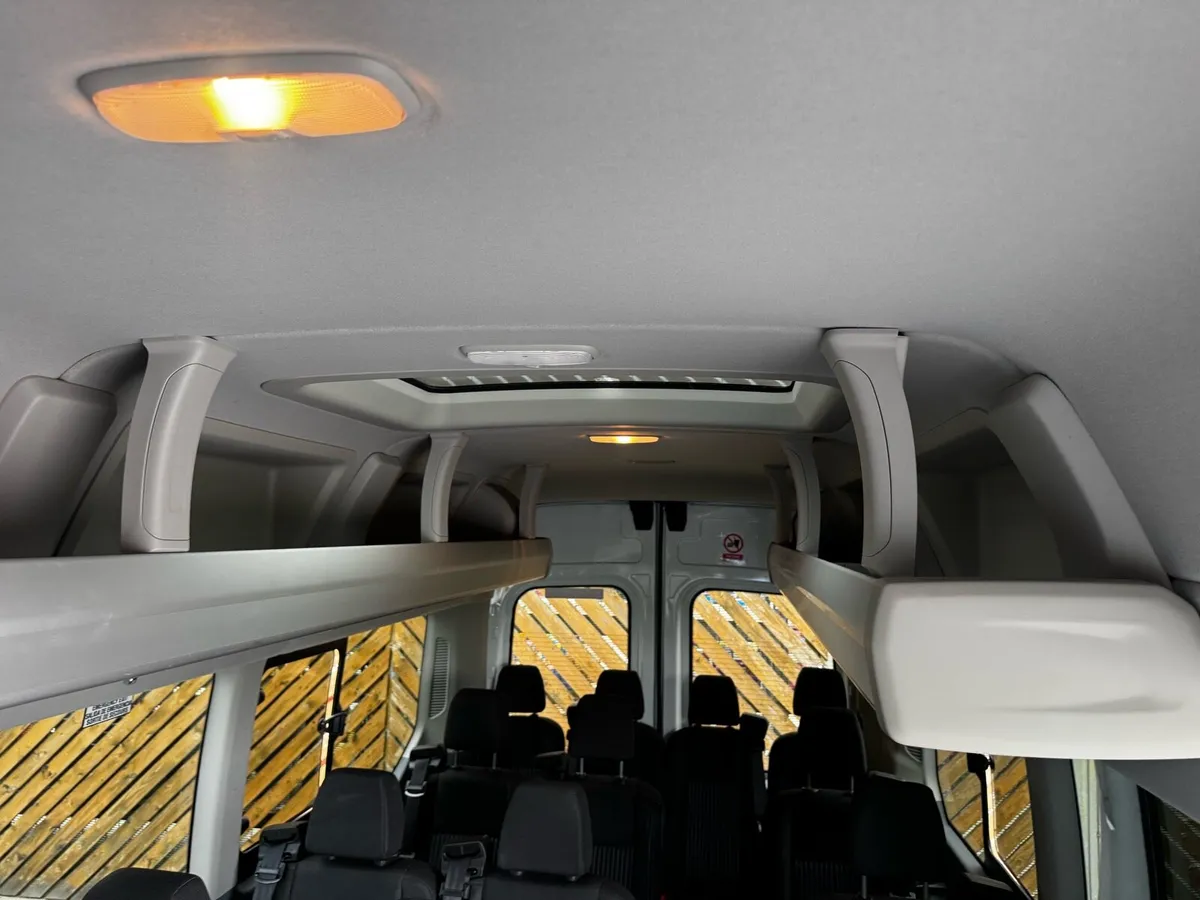 2017 (172)ford transit trend 17seater minibus.