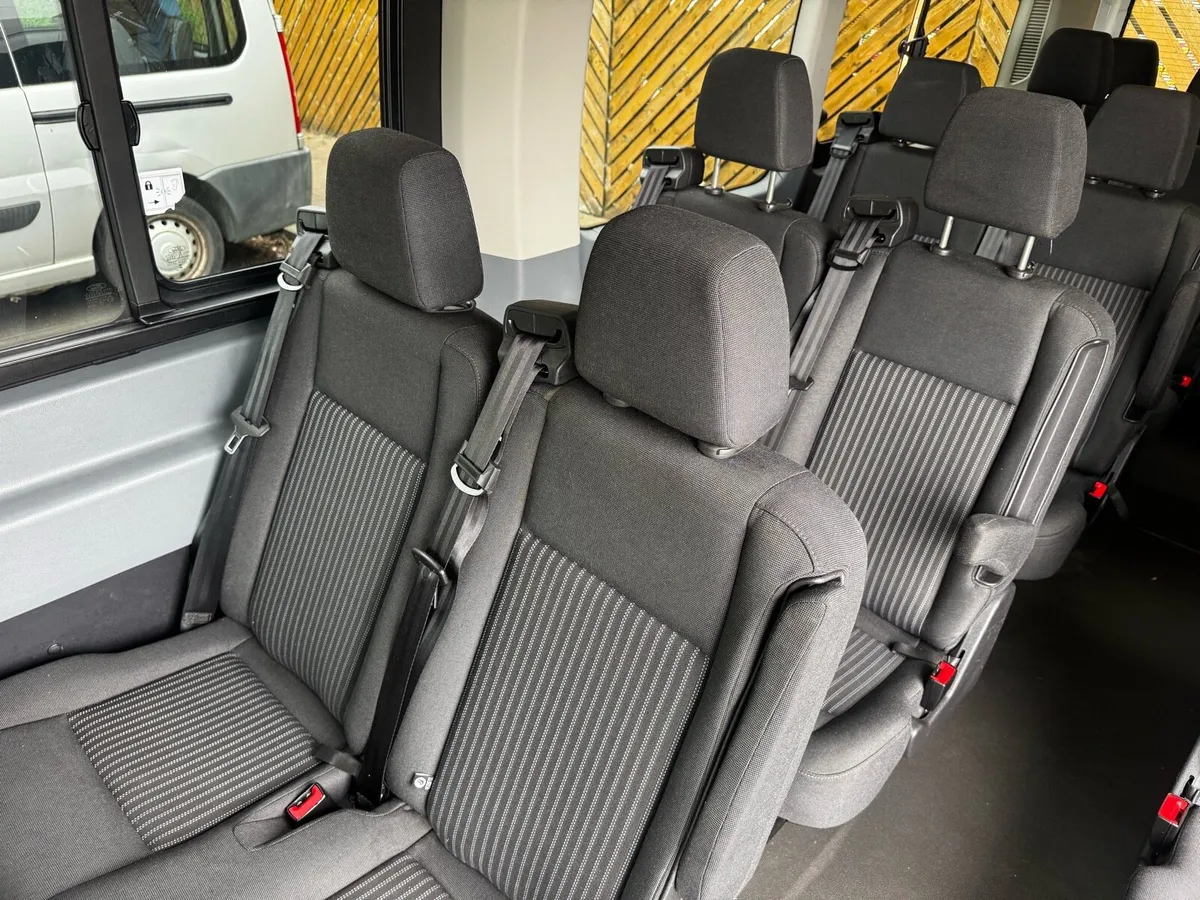2017 (172)ford transit trend 17seater minibus.
