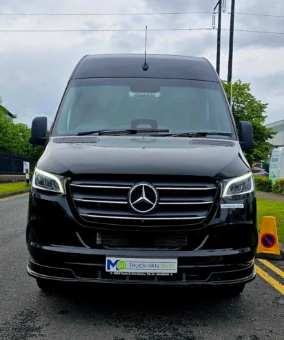 Mercedes Sprinter M50 Tour Select 16 seat