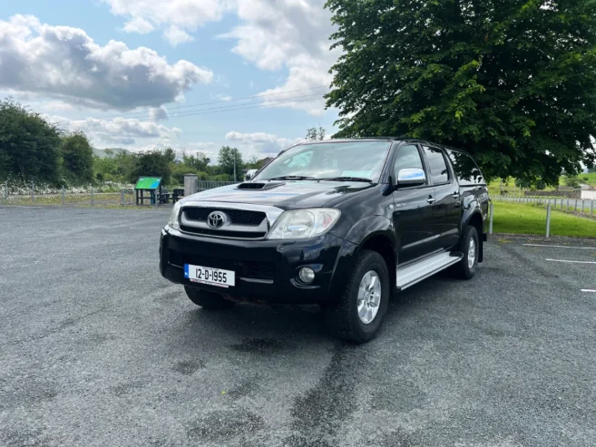 CLEAN TOYOTA HILUX RC 2.5 D4D SR5 DOUBLE CAB 2012