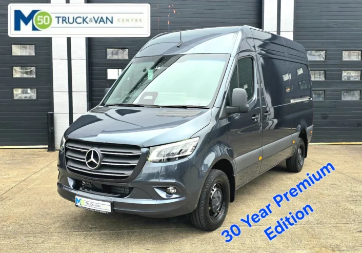 Sprinter 30 Year Premium Edition 319/36 Select A/T