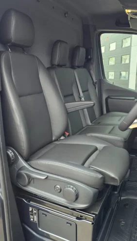 Sprinter 30 Year Premium Edition 319/36 Select A/T