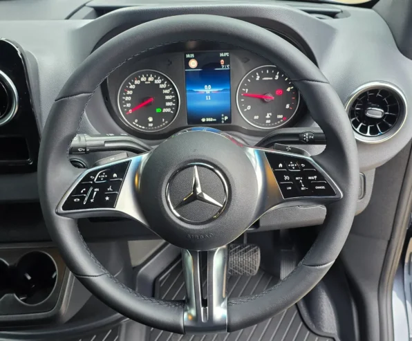 Sprinter 30 Year Premium Edition 319/36 Select A/T