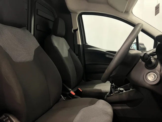 LOW MILES FORD TRANZIT COURIER 1.5TD 2019