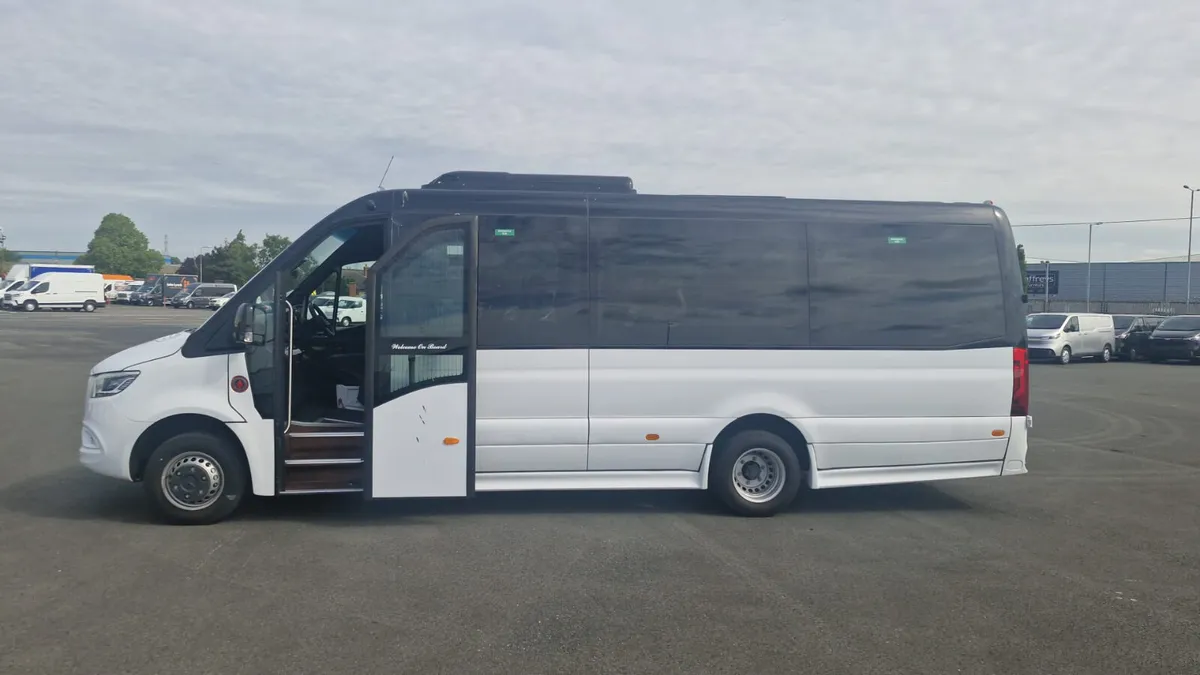 Brand new minibus Mercedes Sprinter 519