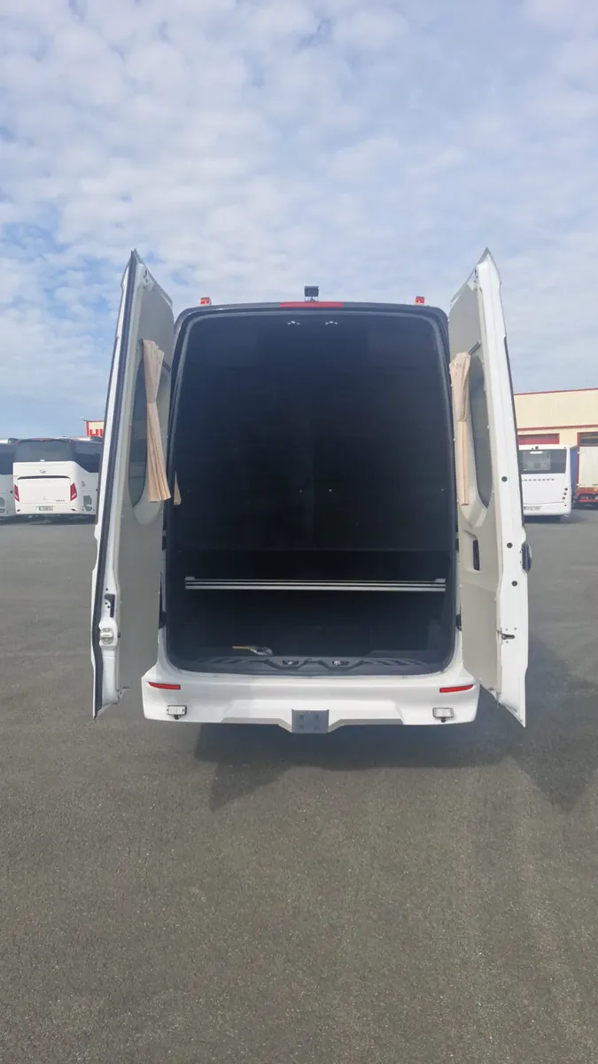 Brand new minibus Mercedes Sprinter 519