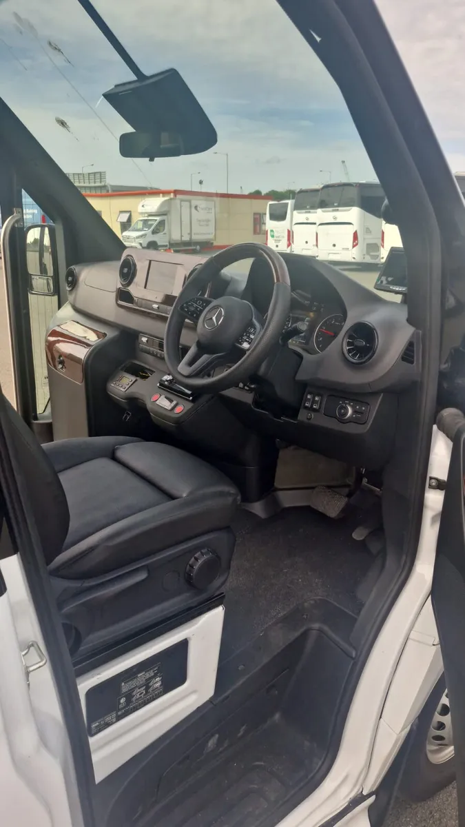 Brand new minibus Mercedes Sprinter 519