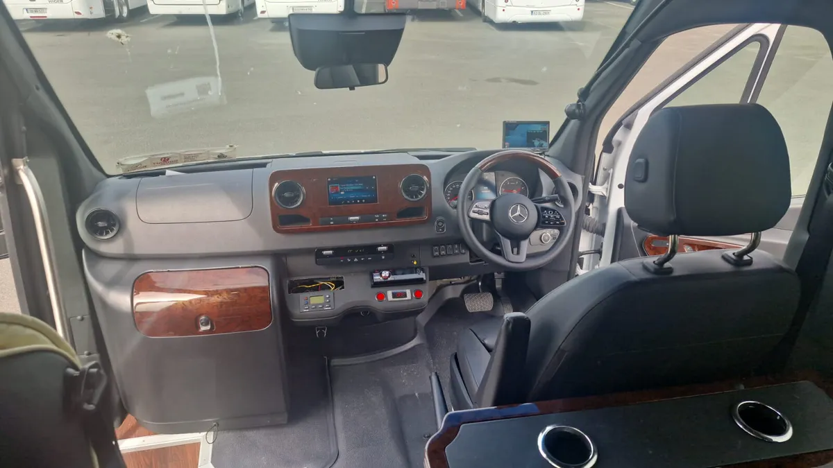 Brand new minibus Mercedes Sprinter 519