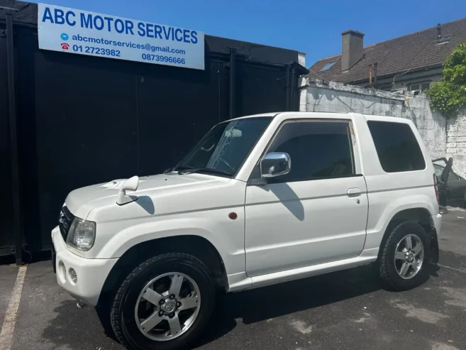 2005 MITSUBISHI PAJERO MINI LOW KMS PETROL AUTO