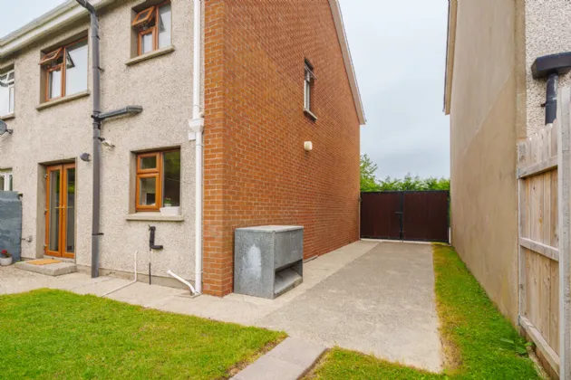 45 Meadow View Avondale Park Dundalk Co. Louth A91 H6K3