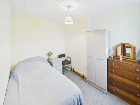 111 St. Josephs Park Nenagh Co. Tipperary E45 KT66