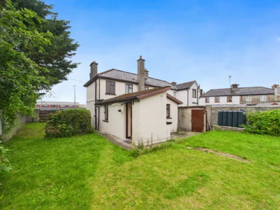111 St. Josephs Park Nenagh Co. Tipperary E45 KT66
