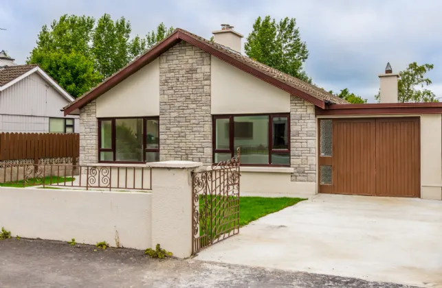 6 Brookvale Avenue Roscommon Town Co. Roscommon F42KC43