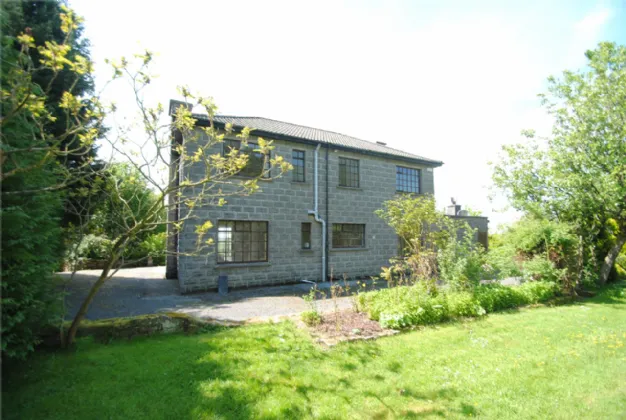Laburnum House Air Hill Roscrea Co Tipperary E53 WC94